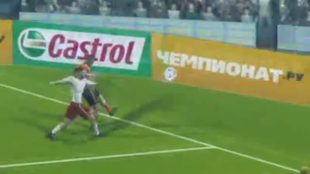 Аггер забиват мяч в свои ворота