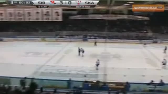 Видео.4-0 Лехтеря ("Сибирь") забрасывает  шайбу в пустые ворота