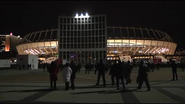 Главную арену Евро-2012 опробовали футболисты Укра