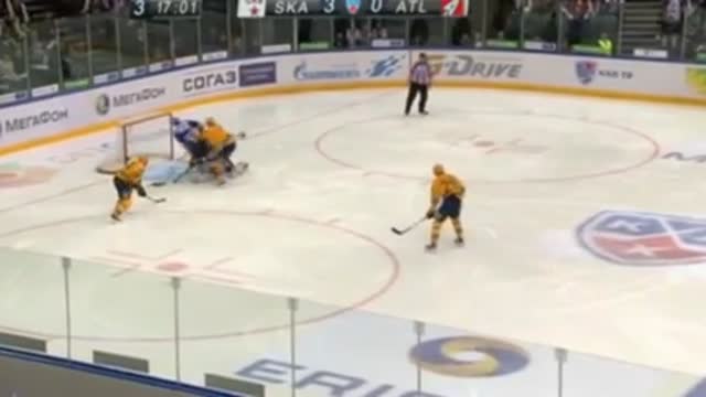 Видео. 4:0 Бурдасов (СКА) забивает после ошибки защитника