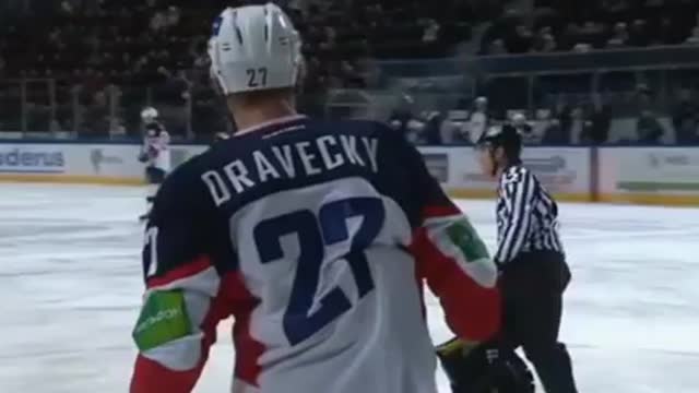 03:57 Дравецки удалён на две минуты