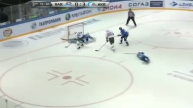 Видео. 0:4 Терещенко ("Ак Барс") забрасывает шайбу в сетку ворот