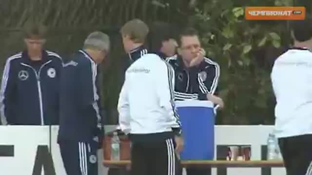 Тренировка сборной Германии и пресс-конференция Бастиана Швайншт