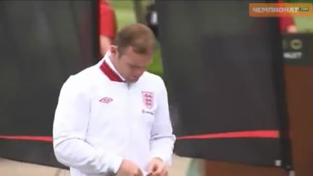 Интервью с участием форварда сборной Англии, Уэйна Руни.