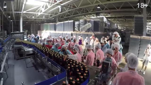 Футболисты «Спартака» посетили завод пивоваренной компании «Трех